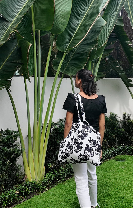 THE MARKET TOTE