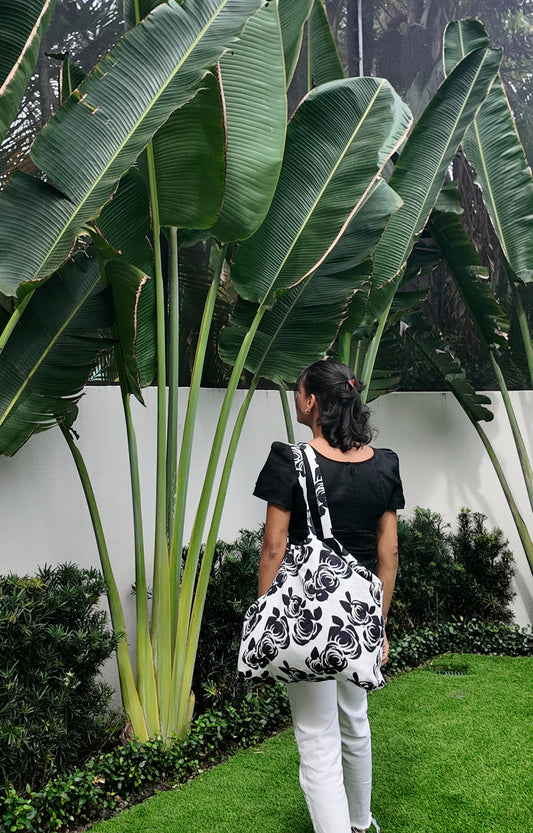 THE MARKET TOTE